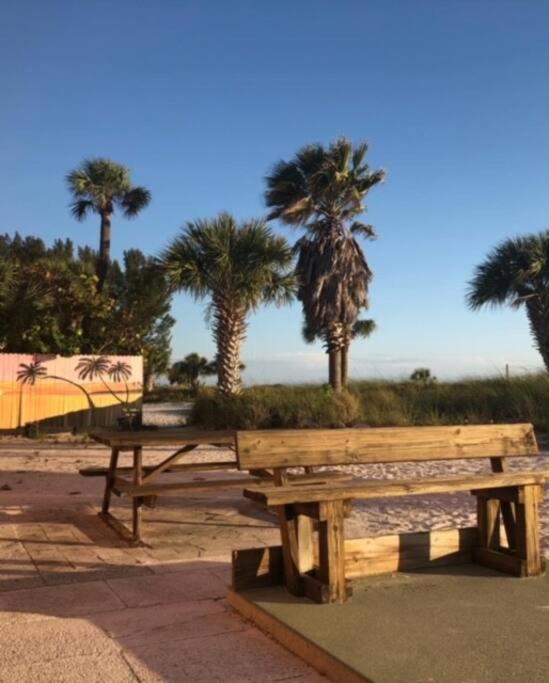 Beachfront Condo On Quiet Treasure Island- 1 Bed St. Pete Beach Ngoại thất bức ảnh