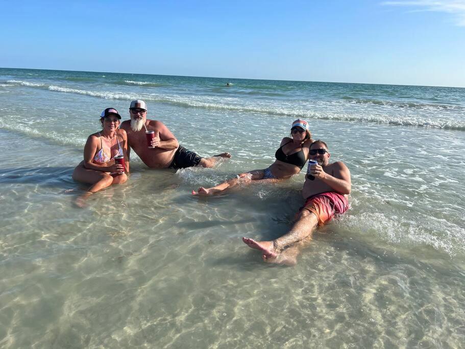 Beachfront Condo On Quiet Treasure Island- 1 Bed St. Pete Beach Ngoại thất bức ảnh