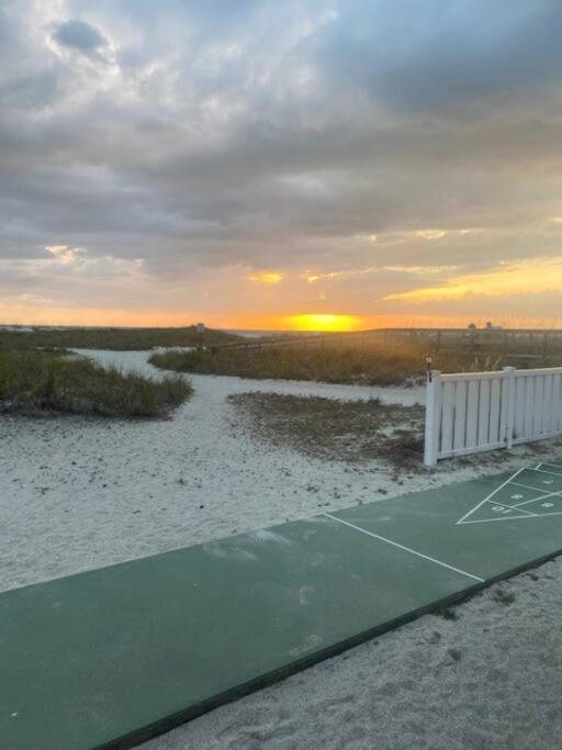 Beachfront Condo On Quiet Treasure Island- 1 Bed St. Pete Beach Ngoại thất bức ảnh