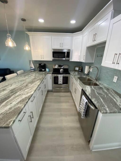 Beachfront Condo On Quiet Treasure Island- 1 Bed St. Pete Beach Ngoại thất bức ảnh