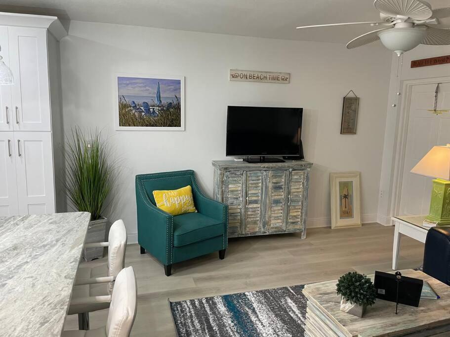 Beachfront Condo On Quiet Treasure Island- 1 Bed St. Pete Beach Ngoại thất bức ảnh