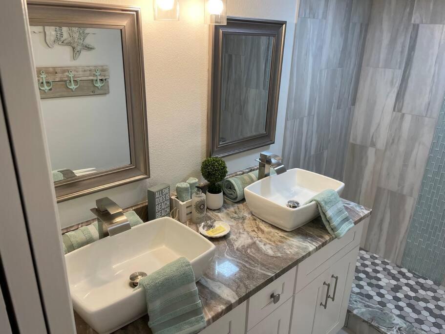 Beachfront Condo On Quiet Treasure Island- 1 Bed St. Pete Beach Ngoại thất bức ảnh