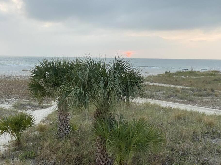 Beachfront Condo On Quiet Treasure Island- 1 Bed St. Pete Beach Ngoại thất bức ảnh