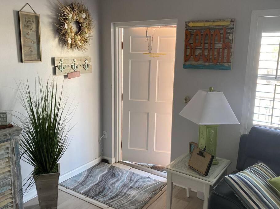Beachfront Condo On Quiet Treasure Island- 1 Bed St. Pete Beach Ngoại thất bức ảnh
