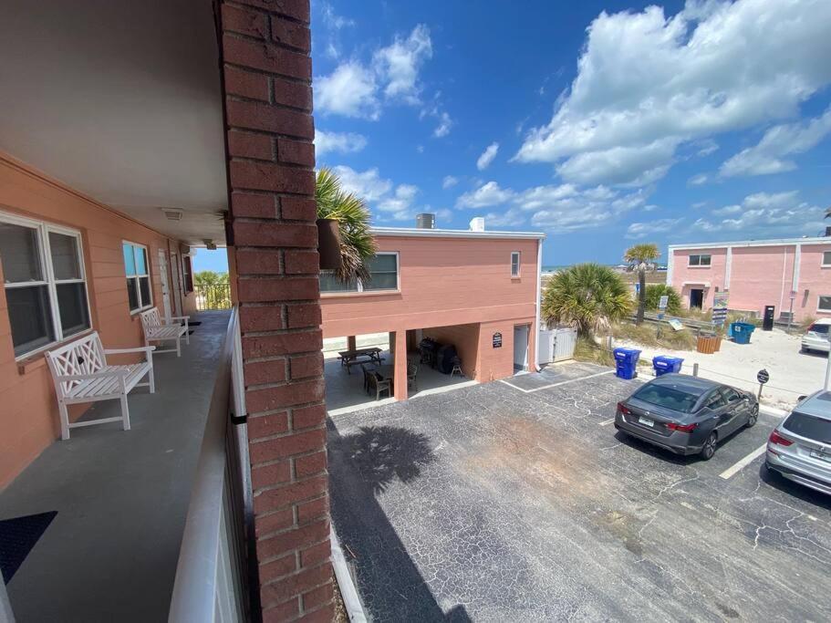 Beachfront Condo On Quiet Treasure Island- 1 Bed St. Pete Beach Ngoại thất bức ảnh